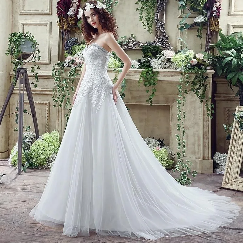 Elegant Sweetheart Wedding Dress with Brush Train