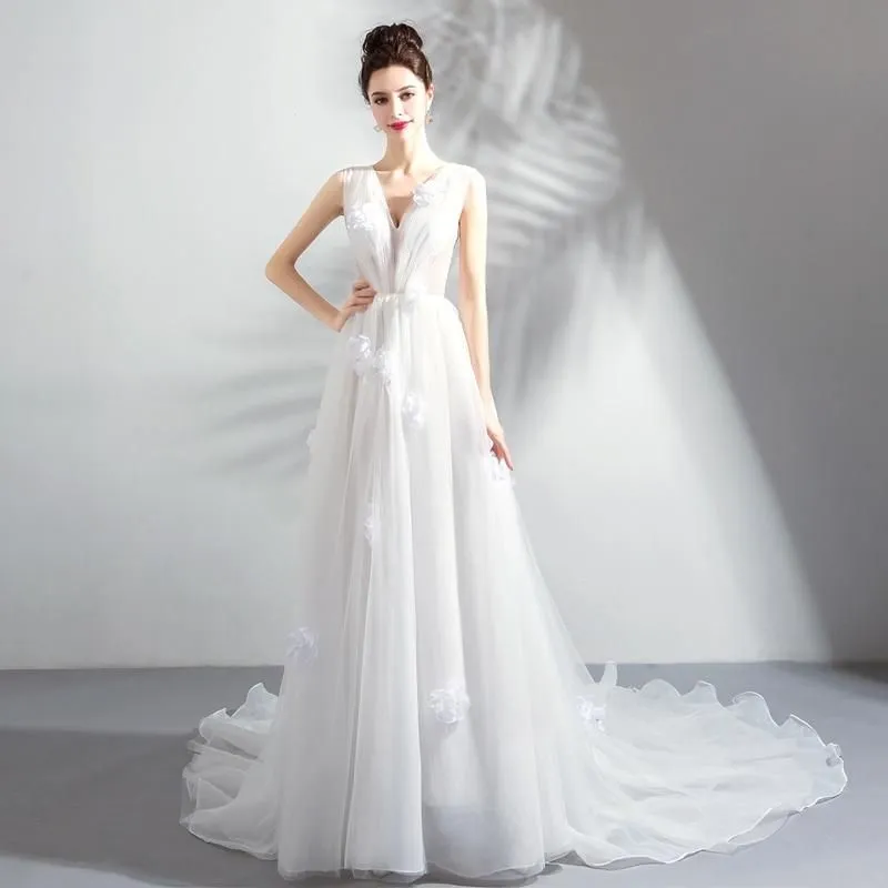 Fairy V-neck Wedding Dresses with Chapel Train