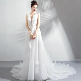 Fairy V-neck Wedding Dresses with Chapel Train