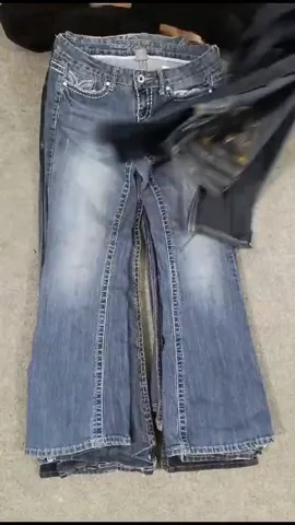 HD334 Ladies Y2K Embelished Flared Jeans - 19 pcs