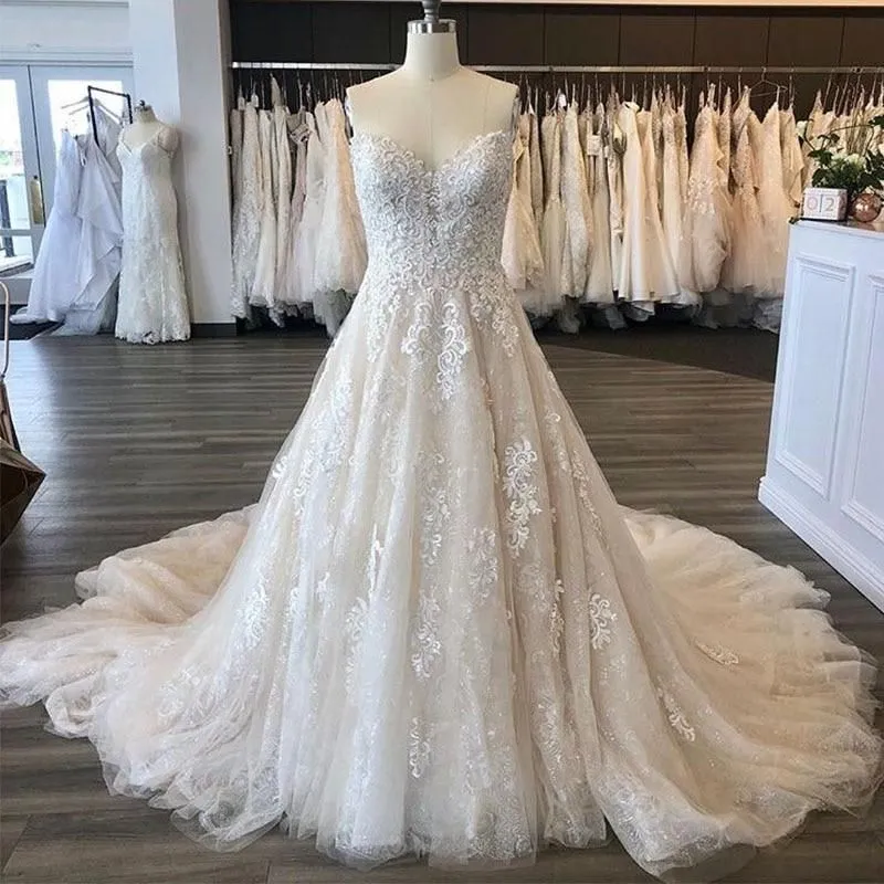 Luxurious Elegant A-Line Wedding Gown with Chapel Train