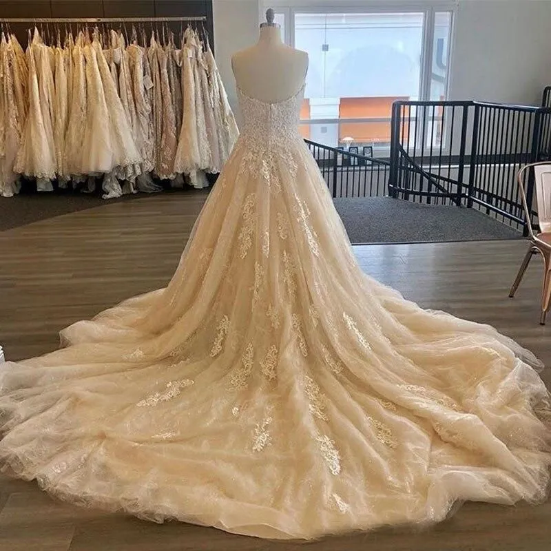 Luxurious Elegant A-Line Wedding Gown with Chapel Train